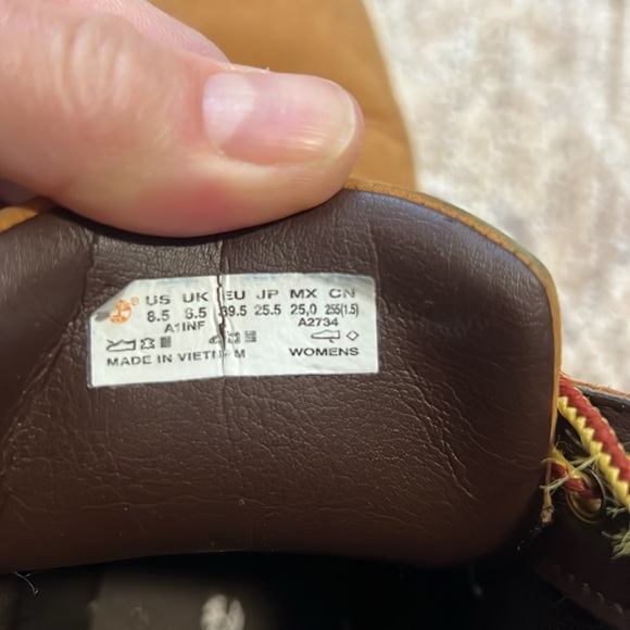 Woman’s Wheat/Nubuck Lace Up Timberland Boots Size 8.5 - Picture 3 of 7